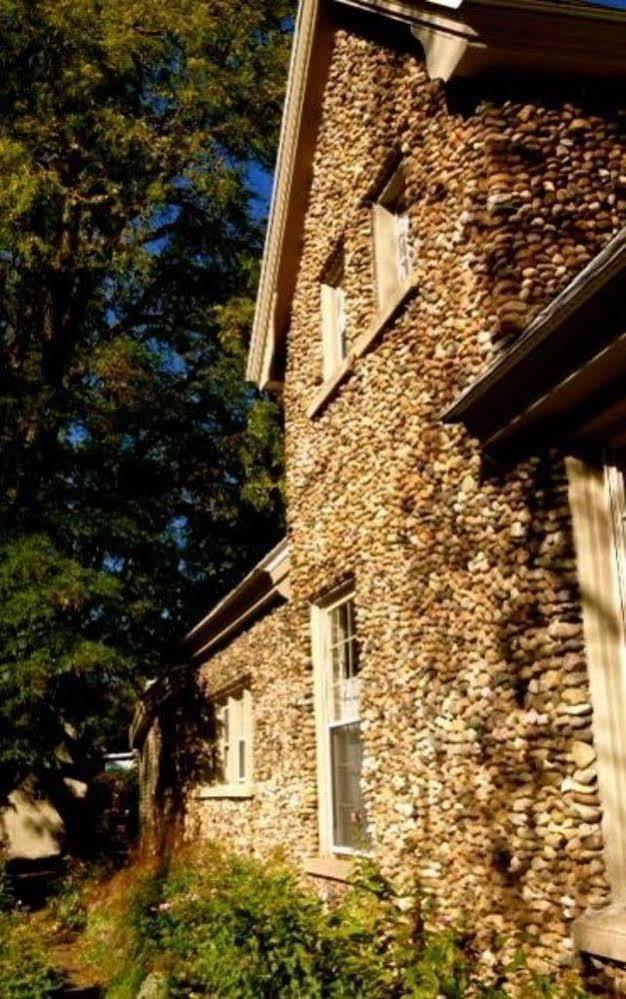 Aberdeen Stone Cottage B&B Traverse City Exterior foto