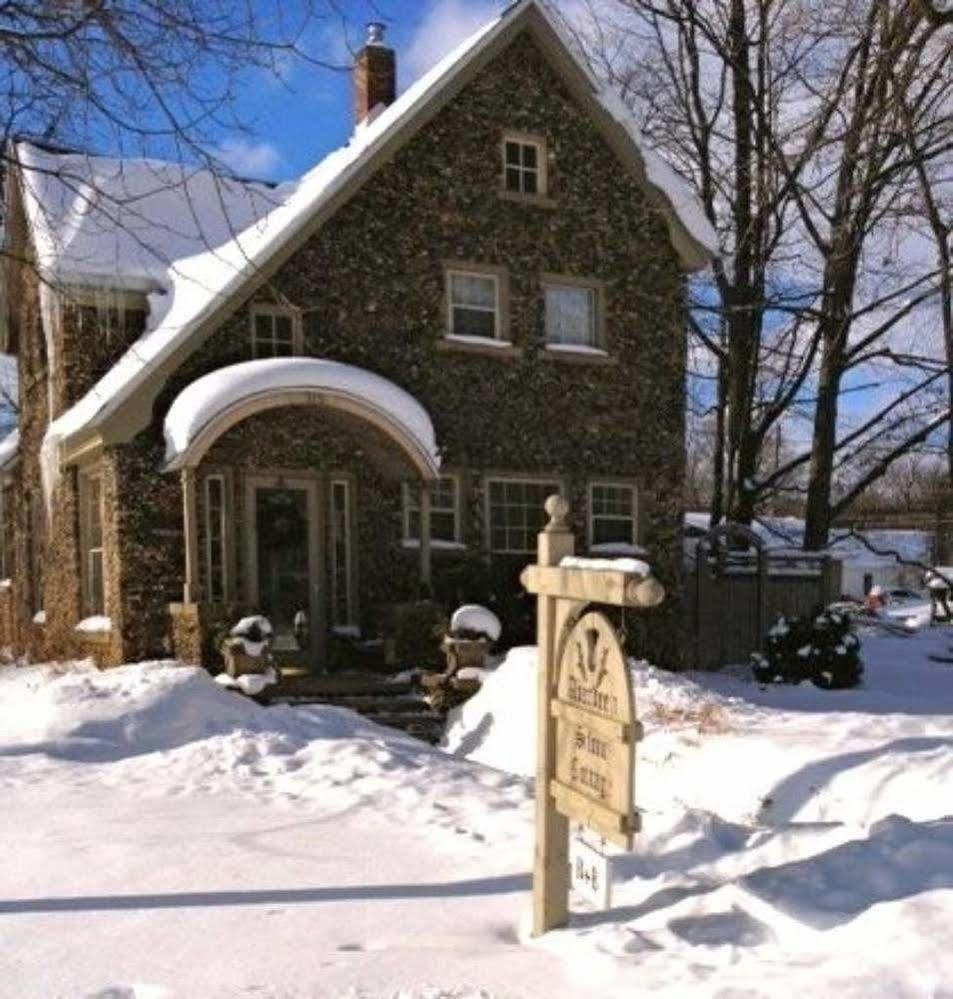 Aberdeen Stone Cottage B&B Traverse City Exterior foto