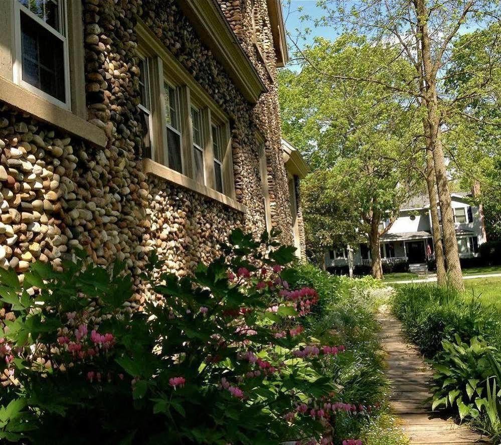 Aberdeen Stone Cottage B&B Traverse City Exterior foto